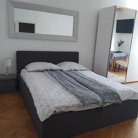 Apartman Dom Ter 1 *